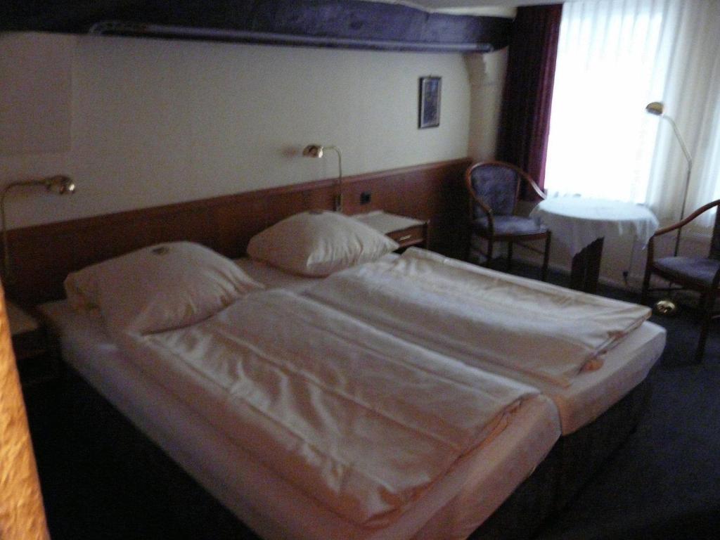 Hotel Scheffler Garni Luneburg Room photo